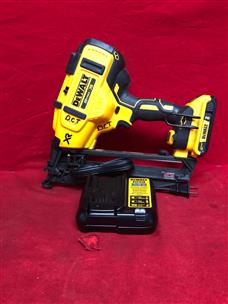 DeWalt DCN660D1 Brushless Angled Finish Nailer Kit 16 Gauge